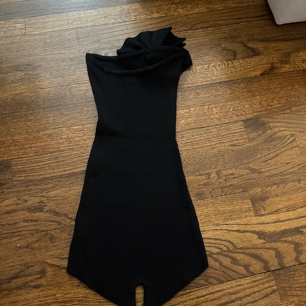 Black One-Shoulder Romper with Floral Detail - Picture 2 of 3